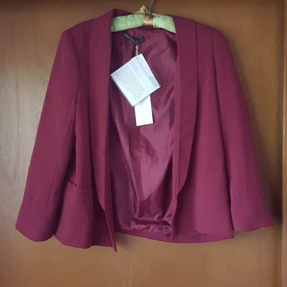 Potter's Pot Karen Open Collarless Blazer in red